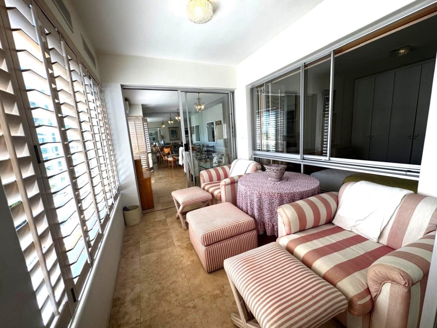 To Let 2 Bedroom Property for Rent in Sea Point Western Cape